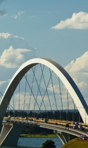 Foto a  distância da Ponte JK em Brasília