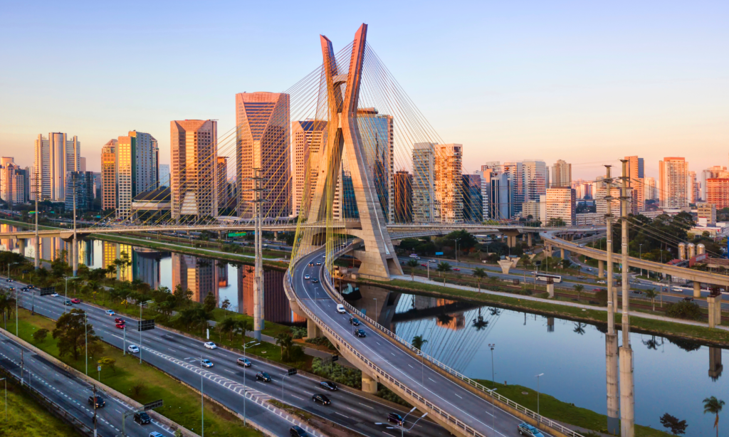 Foto Aérea da Ponte Estaiada em São Paulo
